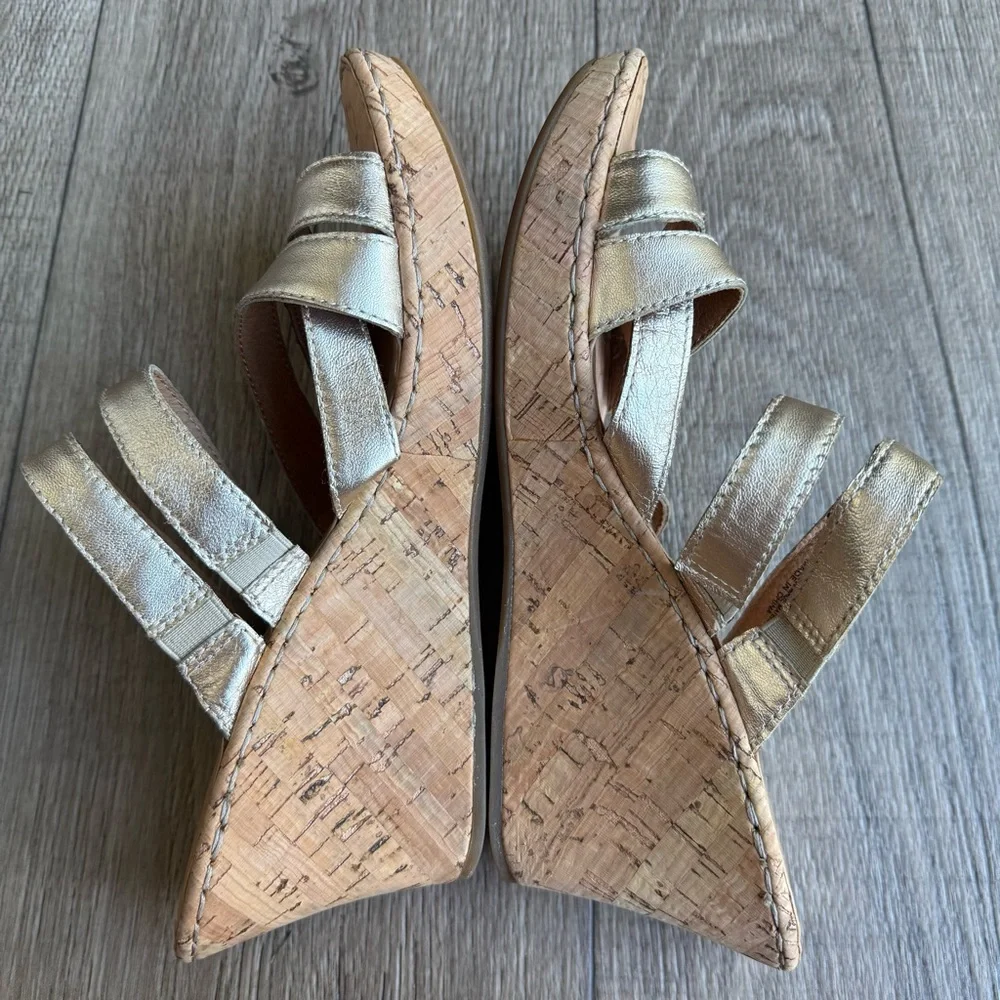 Born Lisi strappy platform wedge sandal heel gold champagne size 10